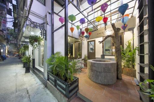 Ancient Lane Hotel - Housity