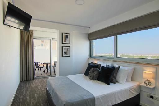 Phaedrus Living: Luxury Suite Nicosia 501 - Housity