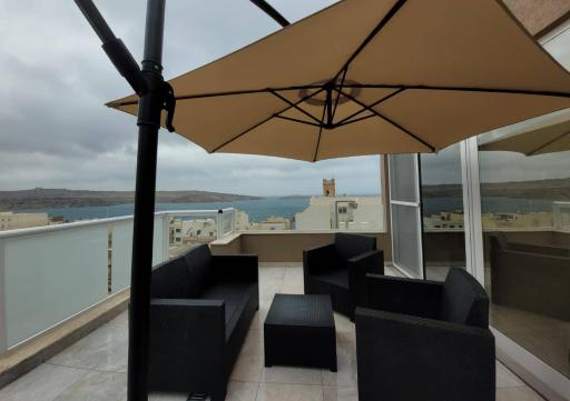ST PAUL'S BAY NEW MODERN PENTHOUSE 2 MINUTES FROM BEACH Seascape Stays - Housity