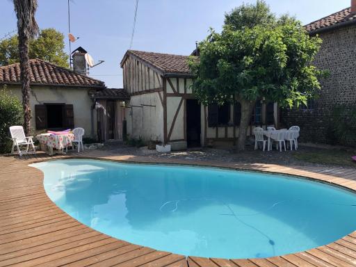 Maison d'une chambre avec piscine partagee jardin clos et wifi a Gee Riviere - Housity