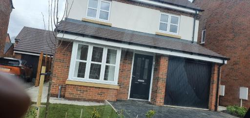 Executive 4 bedroom house - Housity