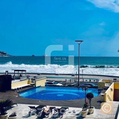 Condominio Miramar, Mazatlan en malecón frente a la playa - Housity