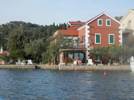 Apartments by the sea Blace, Neretva Delta - Usce Neretve - 16068 - Housity