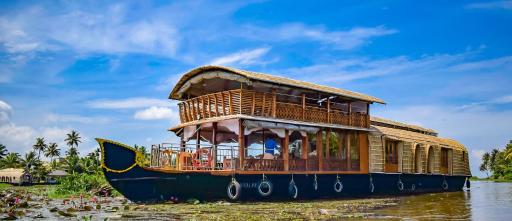 Rajahamsam Houseboat - Housity