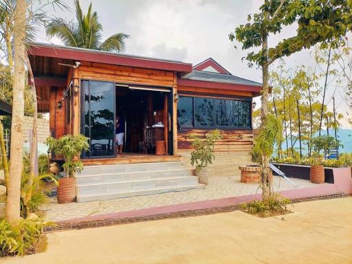 Log Cabin with Sea & Mountain view in Resort - Housity