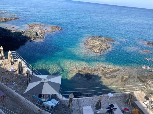 Oasi verde con terrazza sul mare e con piscina - Housity