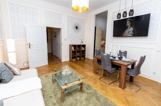 SISSI beautifully designed apatment close to main train station - Housity
