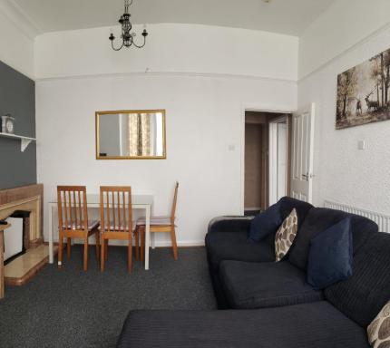 74 Alma Road Free Parking - Housity