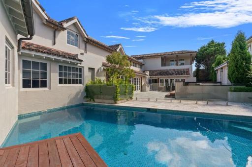Blending classical grandeur and modern luxury - Housity