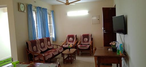 Sea Breeze Homestay with pool - Housity