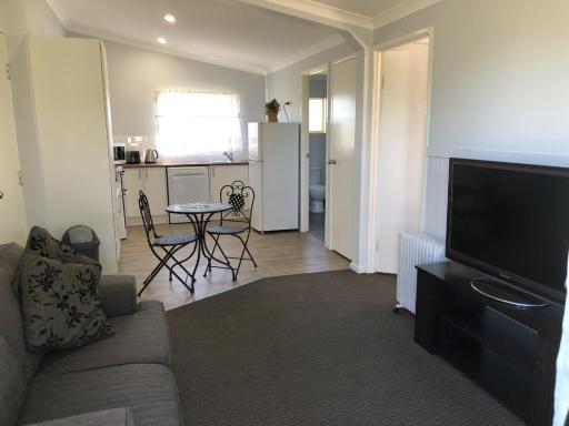 Cosy Country Stay - Housity