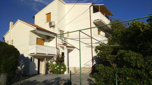 Apartments with a parking space Lopar, Rab - 17436 - Housity
