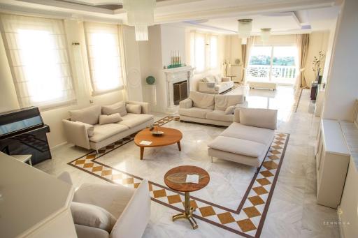 Villa Deesse - Housity