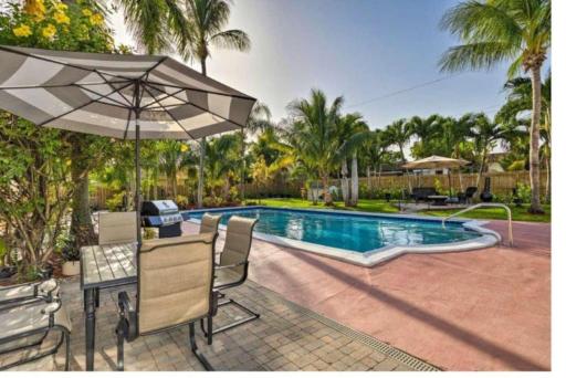 One of a kind Spanish style house with Heated Pool - Housity