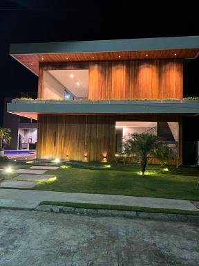 Casa em condomínio fechado na praia de Sonho Verde - Housity