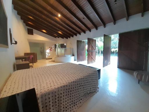 Casa 6 quartos com piscina, sauna, churrasqueira aos pés do Cristo Redentor em plena zona sul do Rio - Housity