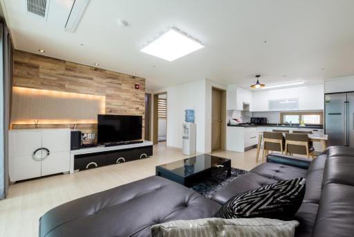 JS Residence Hotel Okpo - Housity