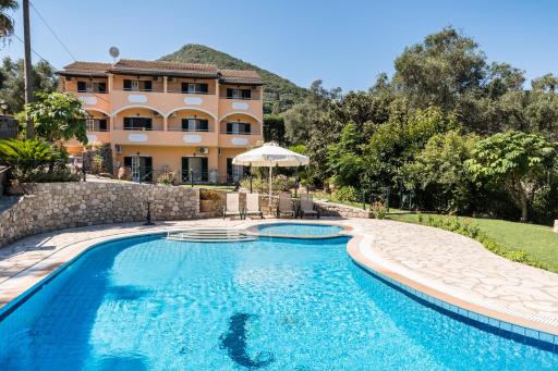 Nikiforos Apartments by Konnect, Mesongi - Housity