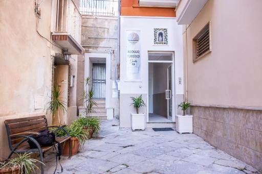 Dama sul Mare - Housity