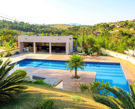 Bela chacara c piscina e natureza, Santa Isabel SP - Housity