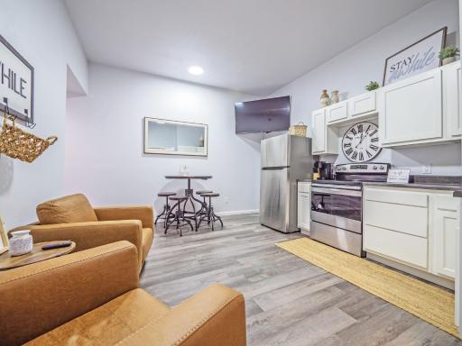 Bunkhouse On the Square* PETS WELCOME - Housity