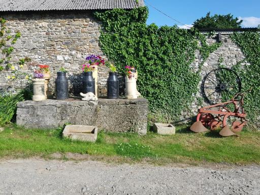 Abernaint Fawr, Crugybar, Llanwrda - Housity