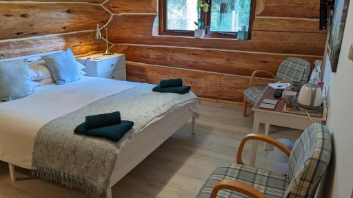 Owl Lodge Bed & Breakfast - Housity