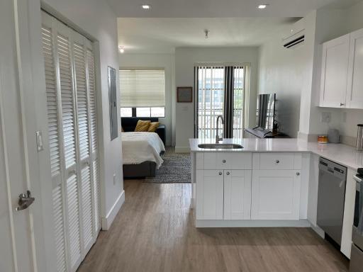 Modern Loft/Studio. Free parking and elevator - Housity