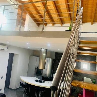 Moderno appartamento con terrazzo - Housity