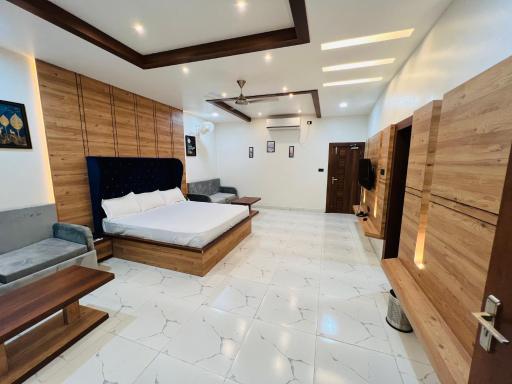 Saini Hotel - Housity