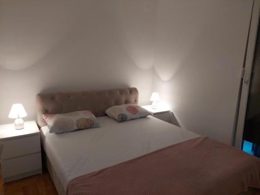 Sunrise Apartments - Housity