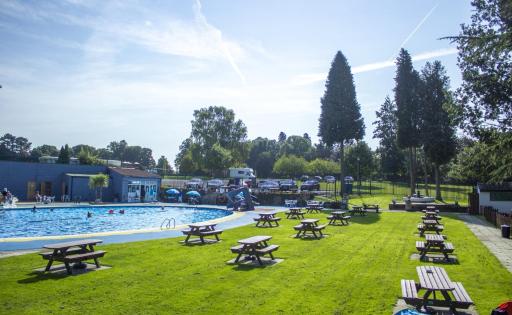 Lakes and woodlands Overstone Holiday Park - Housity