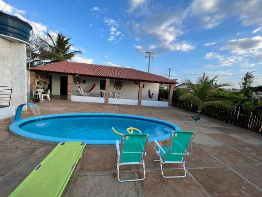 Casa aconchegante com piscina pertinho do mar - Housity