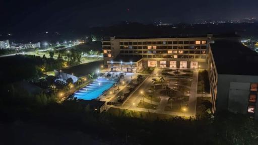 Angeles Clark Sun Valley Condo Good View - Housity