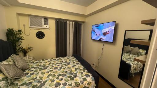 1-BR Condo Unit at The Celandine with Refreshing Balcony-view of the Pool - Housity