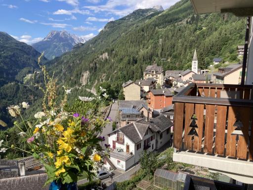Bel appartement 2.5 pièces avec balcon, magnifique vue sur le glacier des Grands - Housity
