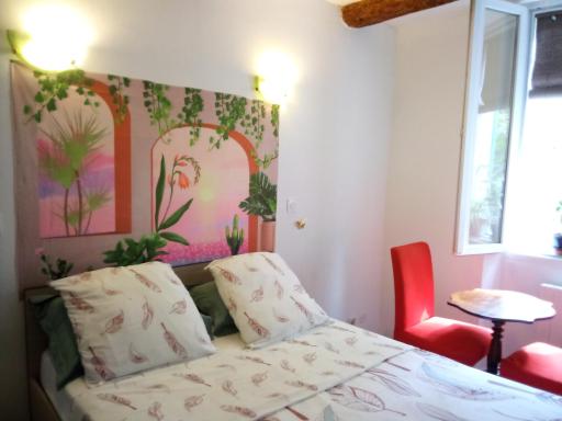 Les Abeilles - Housity