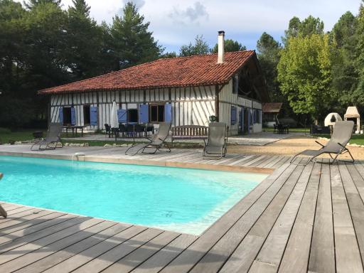 Gîte landais de Capdebos avec piscine et spa 15 personnes - Housity