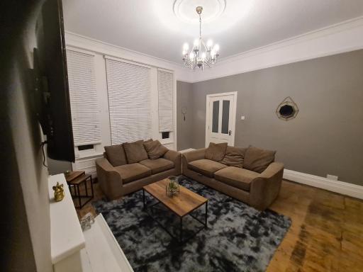 Large 2 Bedroom Apartment Off Road Parking - Housity