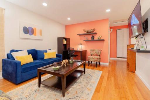 Redwood Place in Heart of Silicon Valley - Housity
