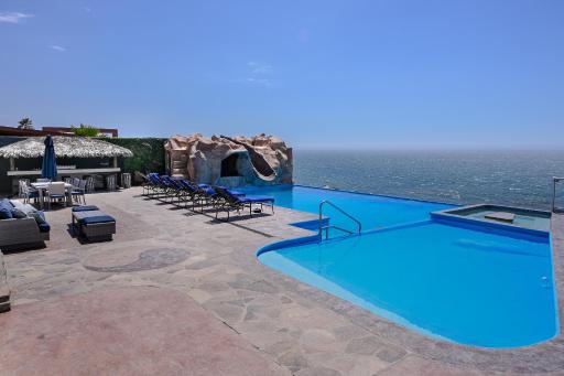Half Acre Oceanfront Paradise With Private Pool, Jacuzzi, Fire Pit, Beach Access - Housity