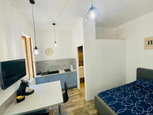 Studio neuf bien placé, jardin et parking gratuit - Housity