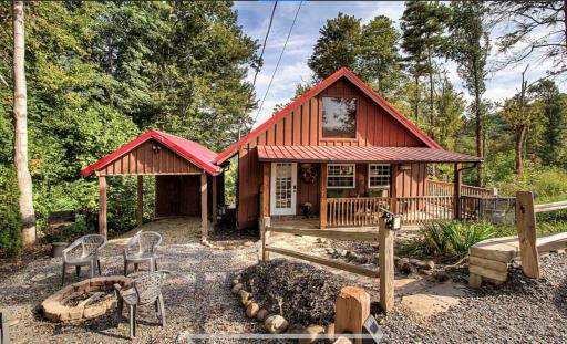 Cozy cabin with mountain views and easy access to all attractions - Housity