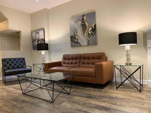 Modern Dressed Full 3 Bedroom Townhouse - Housity