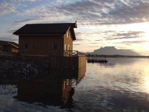 Cabin at the sea. Approved for tourist fishing - Housity