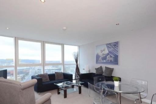 Harbour Views - Housity