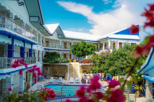 Santiago Cove Hotel and Restaurant - Housity
