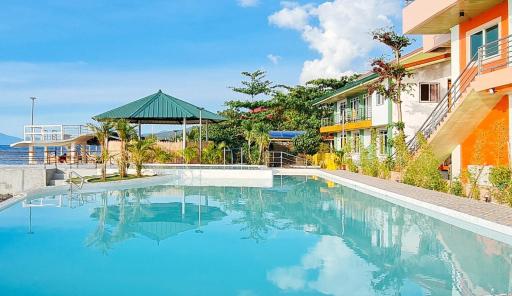 RedDoorz Plus @ Galucksea Beach Resort - Housity
