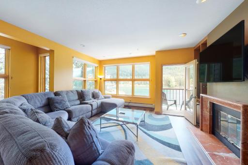 Lakeshore 1563 - Housity