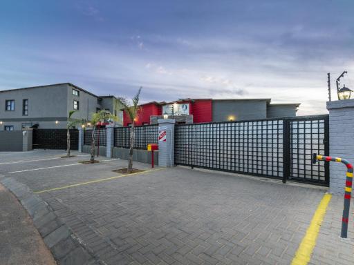 Madamz Bed & Breakfast - Housity
